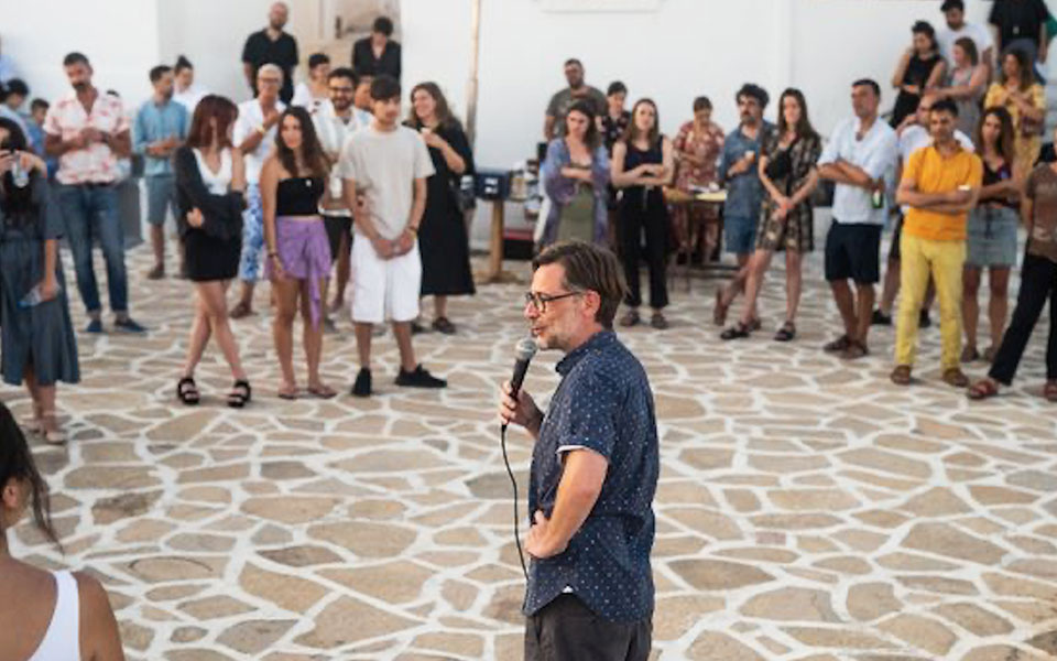 φαινόμενα-η-ανάφη-γίνεται-ξανά-φιλό-561427642