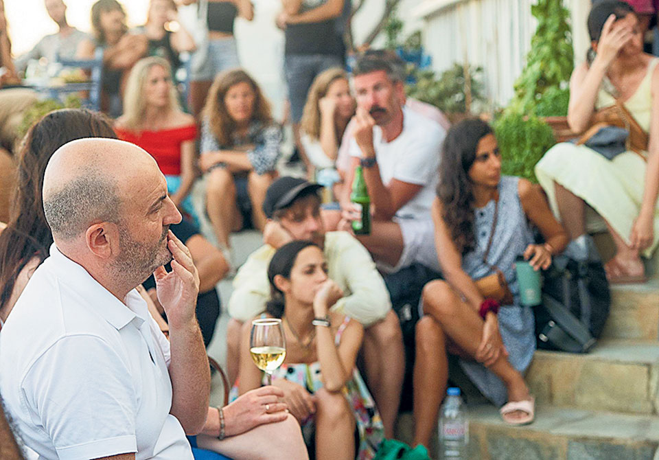 «Φαινόμενα»: Η Ανάφη γίνεται ξανά φιλόξενη στέγη για τη σύγχρονη τέχνη-3