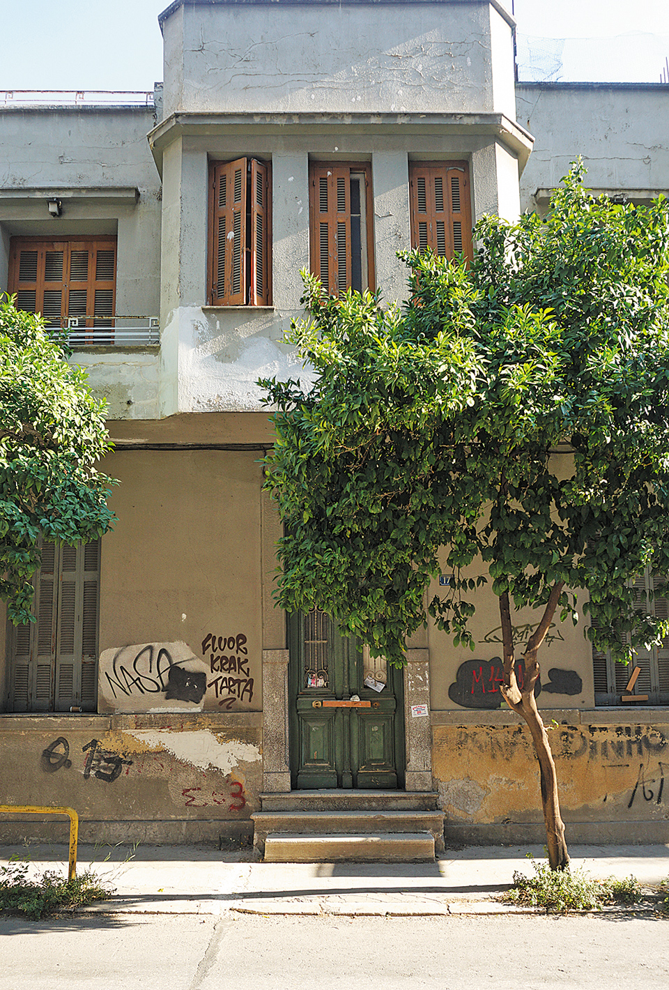 Σιωπές και χάσματα στους δρόμους του Κολωνού-1