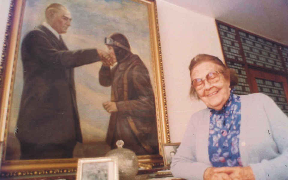 Ο Κεμάλ Ατατούρκ και η κόρη του-2