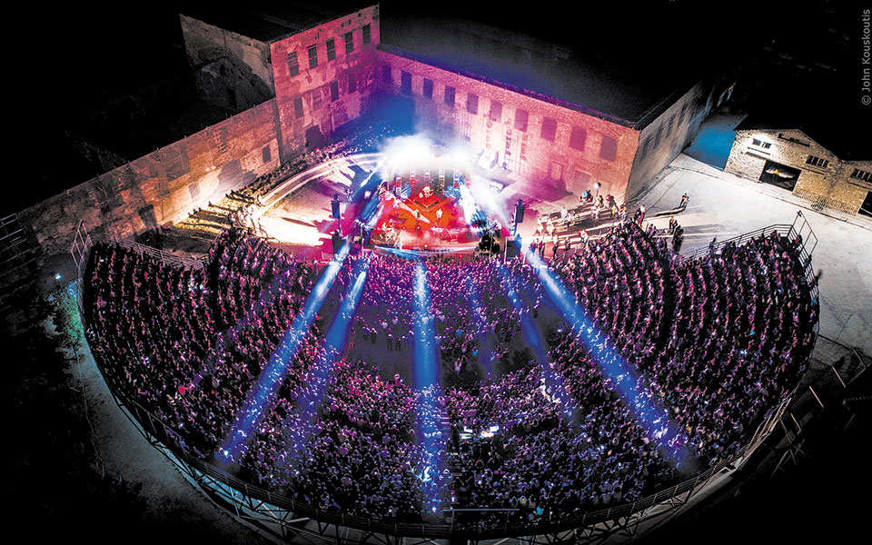 αισχύλεια-επιστρέφουν-δριμύτερα-561432832