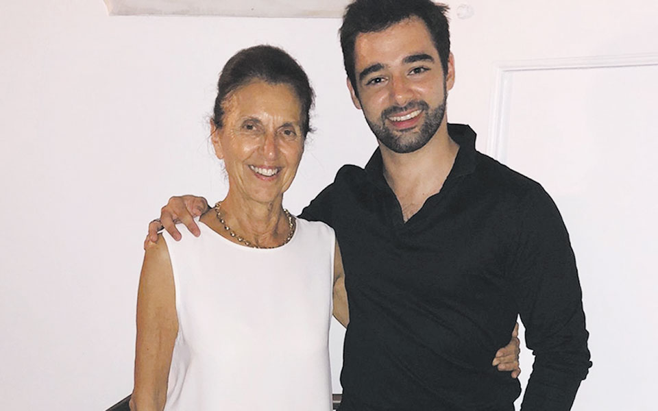 ενα-φιλανθρωπικό-ρεσιτάλ-στην-υδρα-τι-561433138