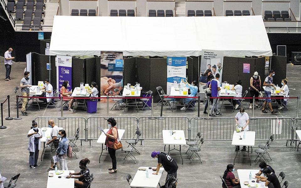 αγώνας-δρόμου-για-τους-εμβολιασμούς-561432619