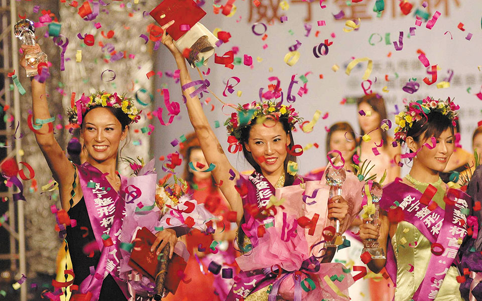 έκρηξη-πλαστικών-εγχειρήσεων-στην-κί-561433033