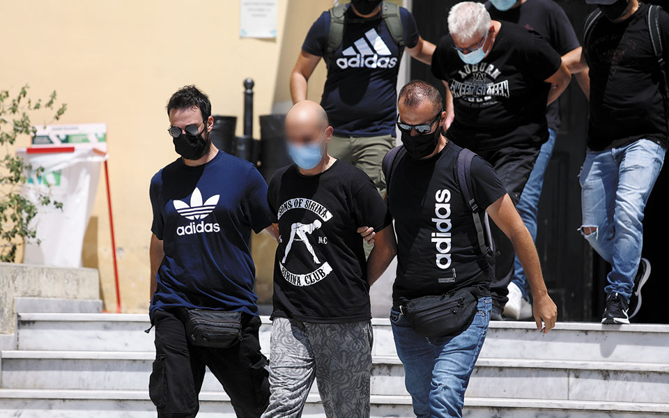 απειλές-βιασμούς-ξυλοδαρμούς-περιγρ-561432538