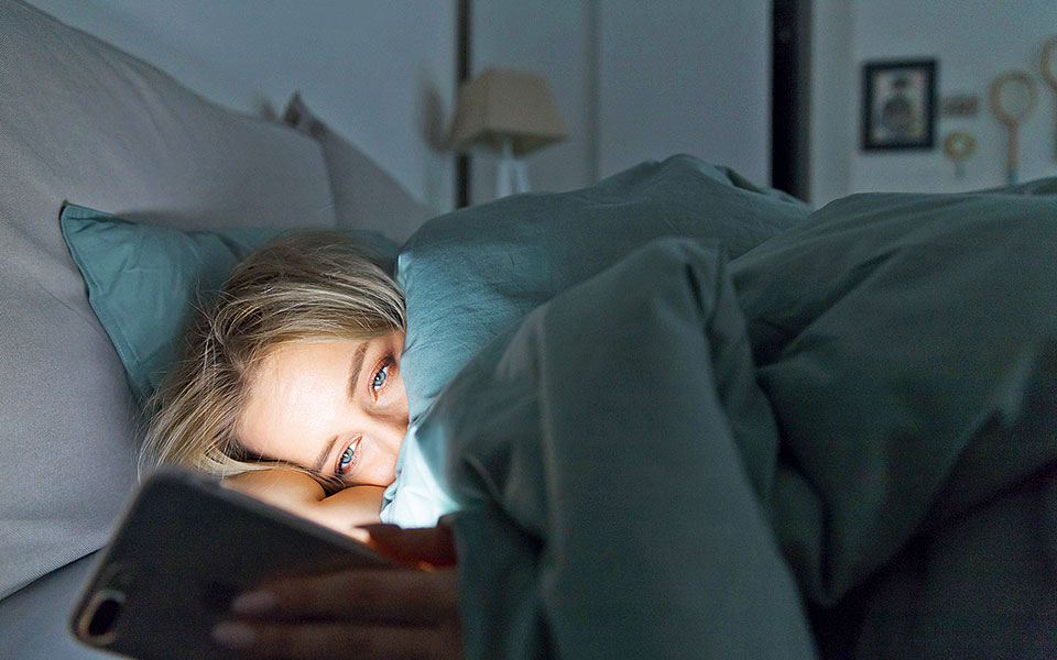 γιατί-ξυπνάμε-τακτικά-στη-μέση-της-νύχ-561434017