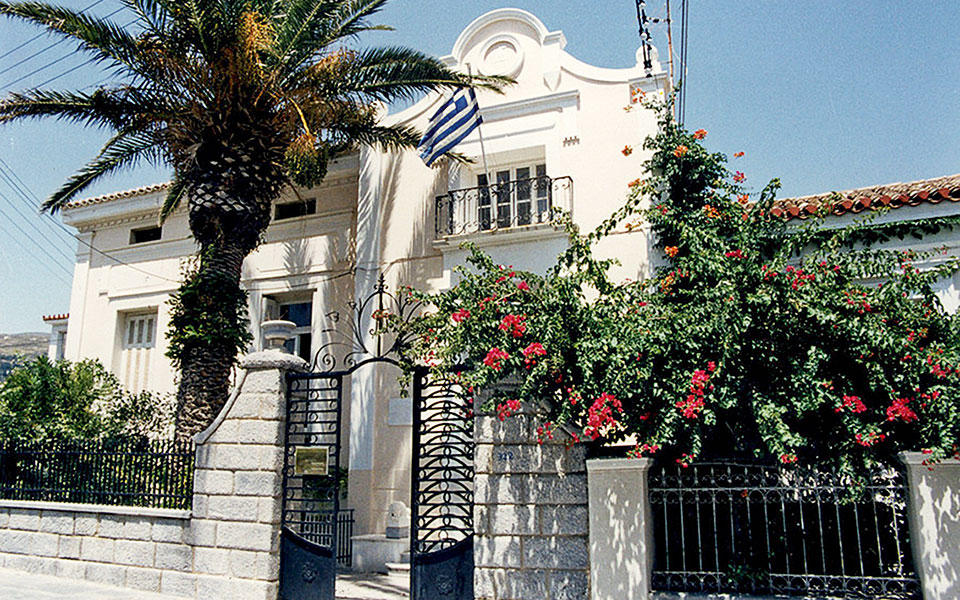 η-άνδρος-τιμά-τον-θεόφιλο-καΐρη-και-τη-λ-561434455