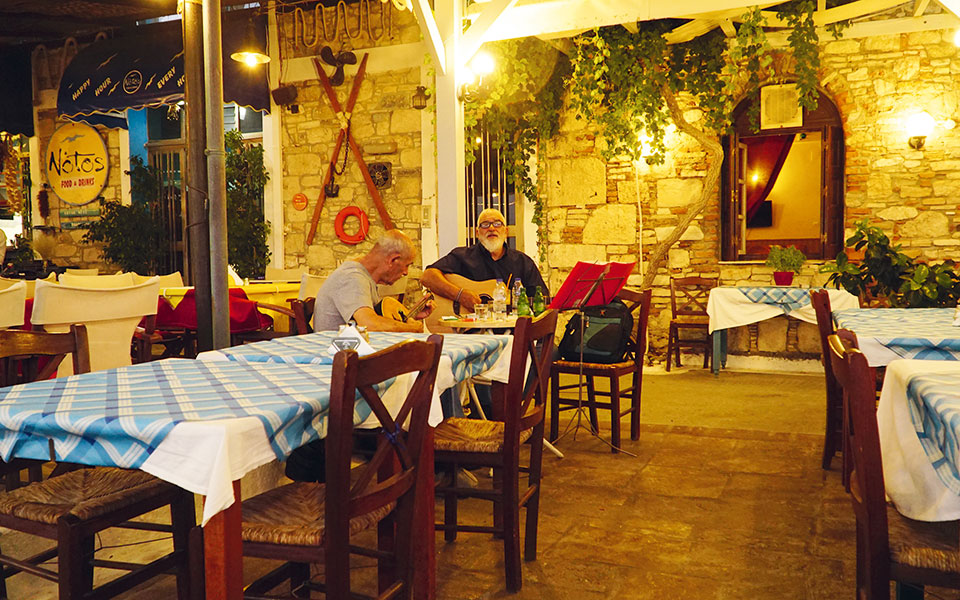 προβλήματα-με-τη-ζωντανή-μουσική-σε-εξ-561434341