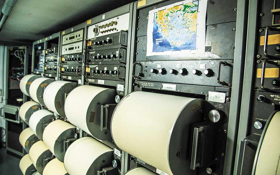 Τα μυστικά των υποθαλάσσιων κρατήρων της Πάτρας-1