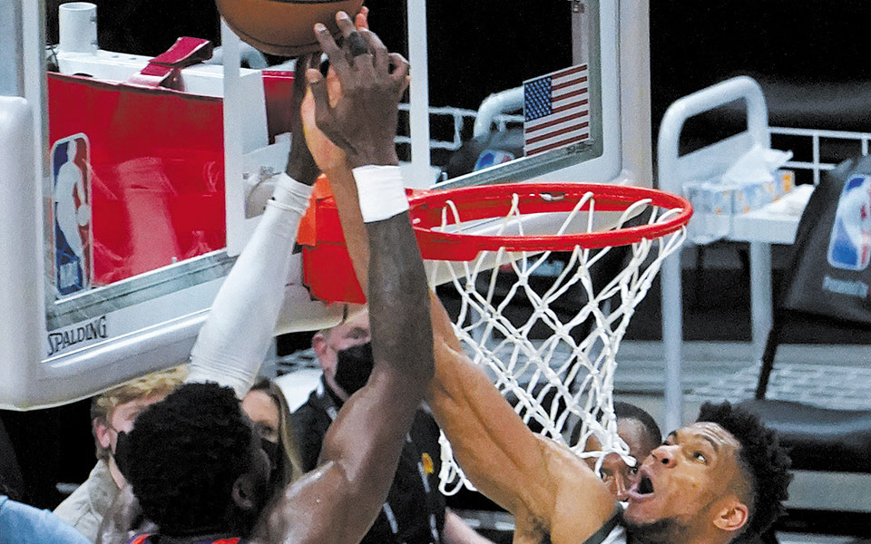 τάπα-τίτλου-γιάννη-στους-φοίνιξ-σανς-561435217