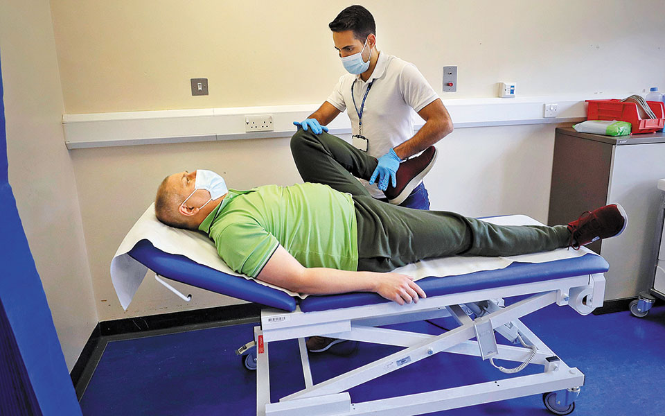 κορωνοϊός-το-νέο-κύμα-ασθενών-με-long-covid-561435610