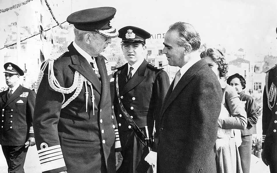 οταν-ο-τέως-βασιλιάς-συνωμοτούσε-για-τ-561437524