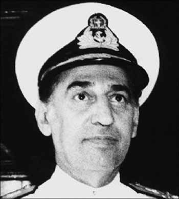 Οταν ο τέως βασιλιάς συνωμοτούσε για την «εξουδετέρωση του Καραμανλή»-3