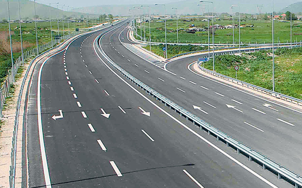 στην-κυκλοφορία-142-χλμ-του-ε65-561437041