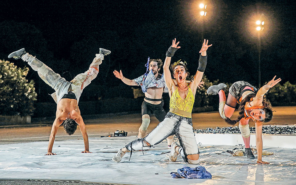 ακολουθώντας-τα-ίχνη-της-μουσικής-561436942