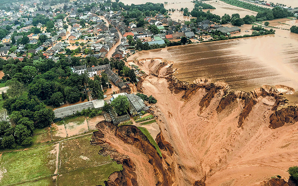 πλημμύρες-στη-γερμανία-η-κλιματική-αλ-561436750