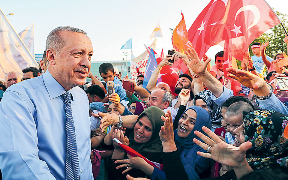 επεισόδιο-στην-κύπρο-πριν-τη-φιέστα-ερ-561436645