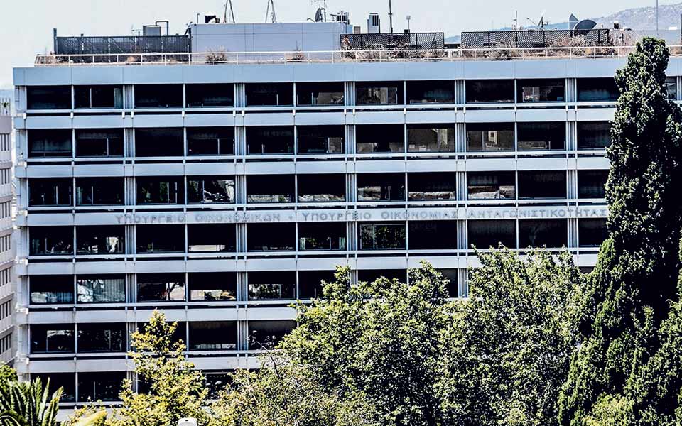 ξεπαγώνουν-οφειλές-40-δισ-ευρώ-από-το-2022-561437848