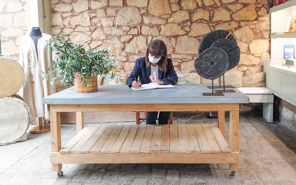 Ένα ξεχωριστό δώρο από τη Θράκη για τη Θρακιώτισσα Κατερίνα Σακελλαροπούλου-2