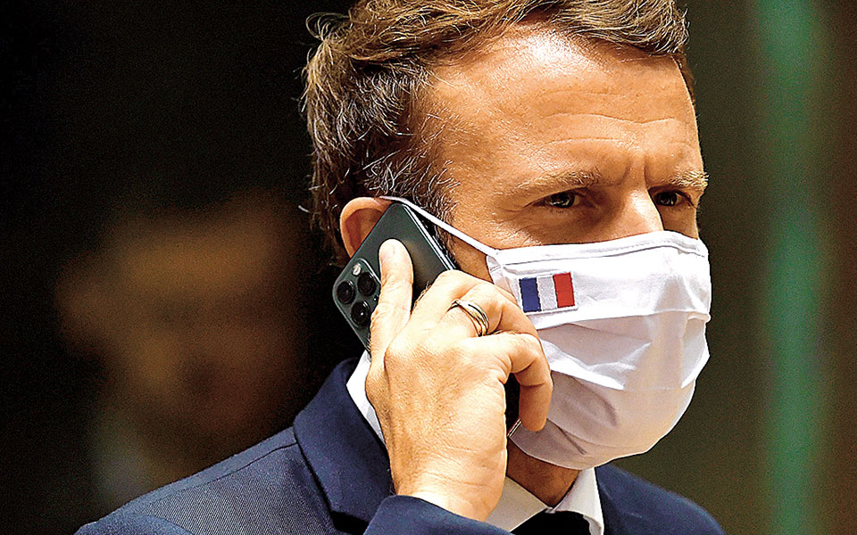 ο-μακρόν-παρακολουθεί-το-pegasus-561442981