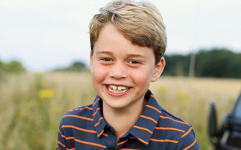 βρετανία-ευτυχισμένα-όγδοα-γενέθλια-561443074