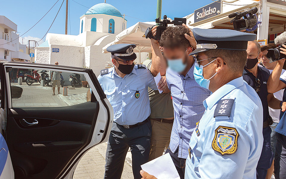 φολέγανδρος-κακώσεις-από-συμπλοκή-σε-561443083