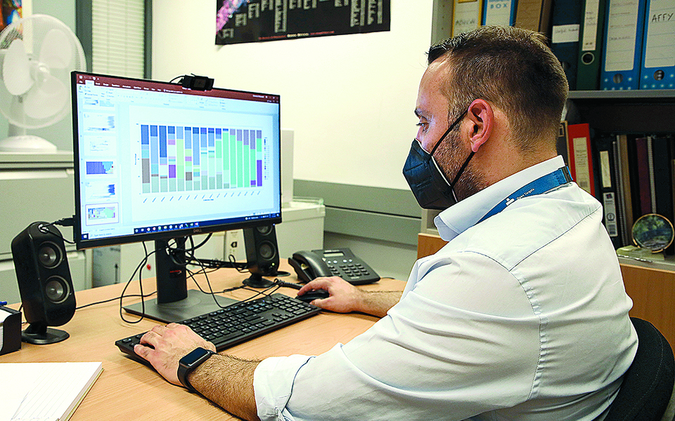 Κορωνοϊός: Οι ανιχνευτές των μεταλλάξεων – «Εργοστάσιο παραγωγής νέων στελεχών οι ανεμβολίαστοι»-4