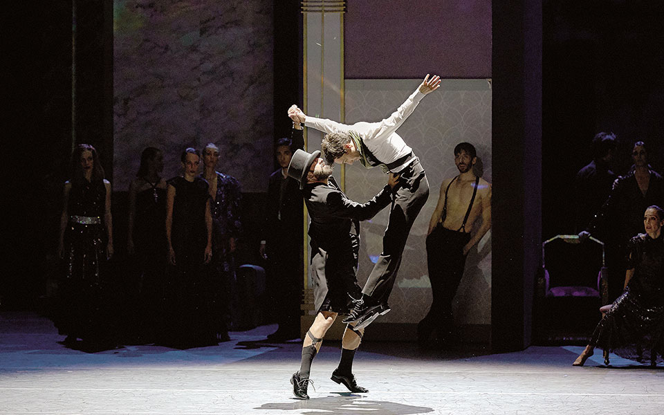 Χορός με τον… Μάνο Χατζιδάκι-1