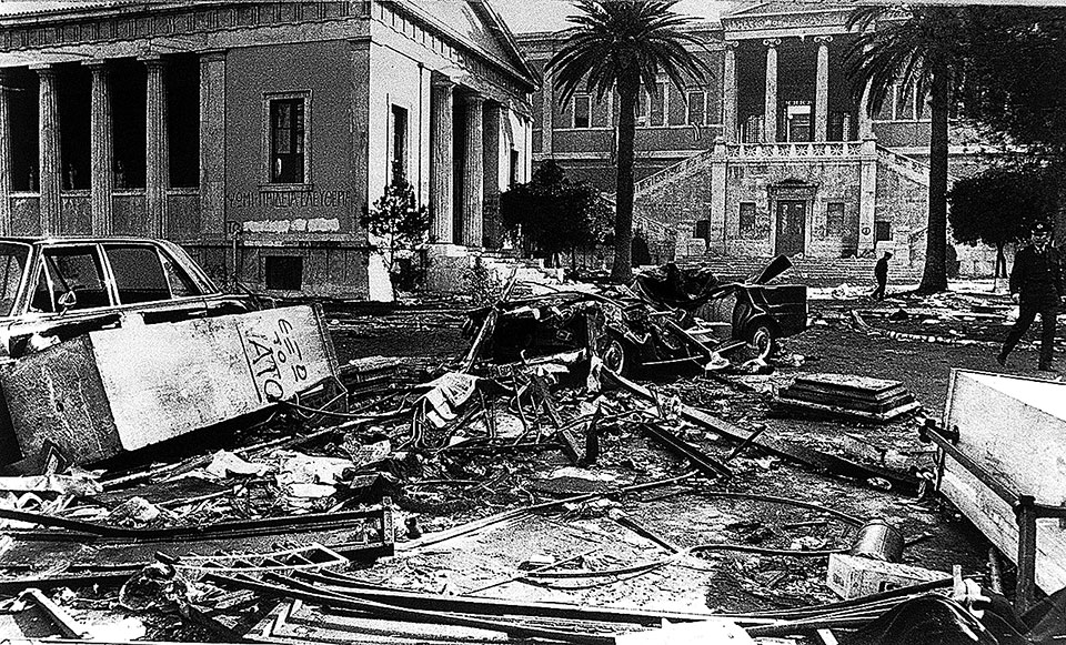 Επέτειος για την αποκατάσταση της Δημοκρατίας: Τα φωτογραφικά ντοκουμέντα της μνήμης-2