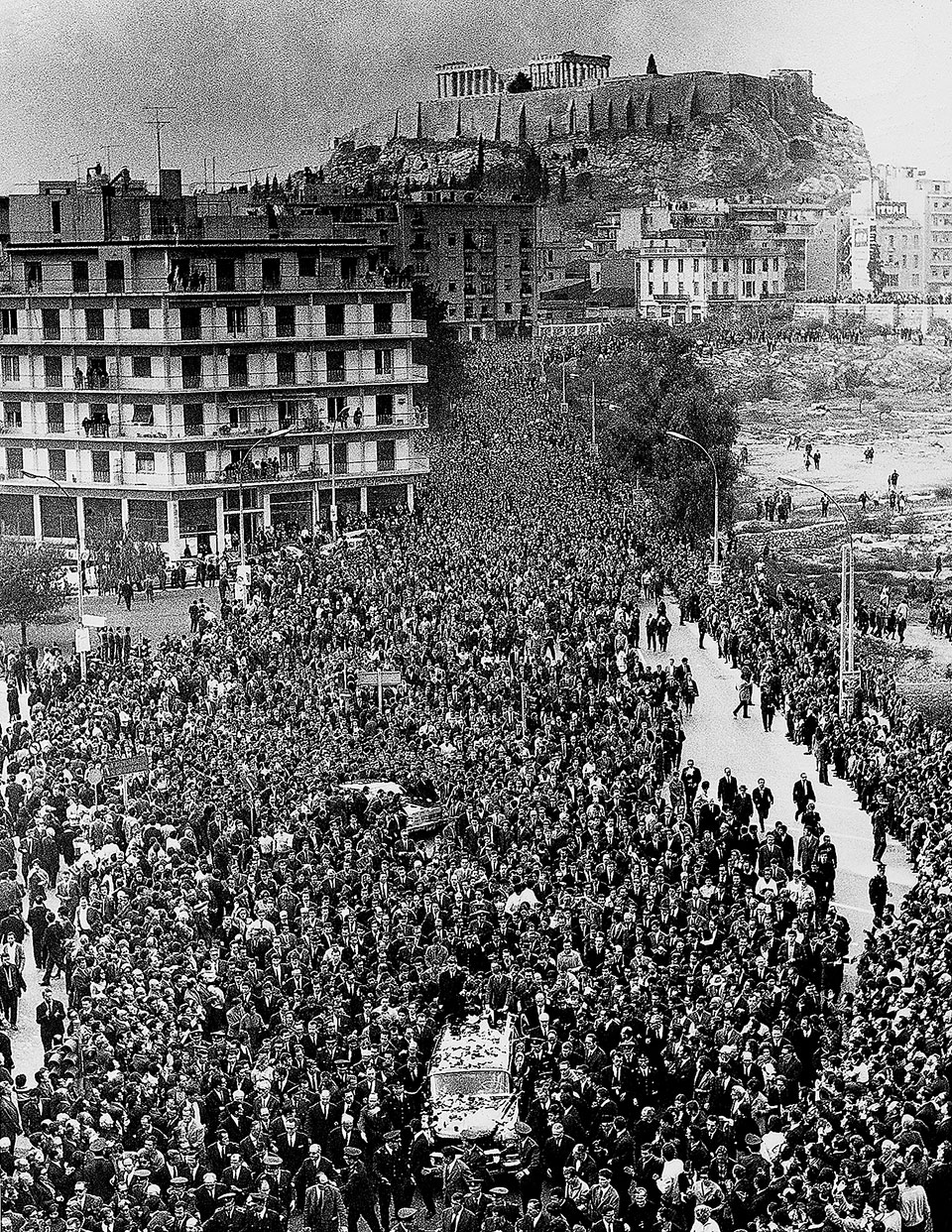 Επέτειος για την αποκατάσταση της Δημοκρατίας: Τα φωτογραφικά ντοκουμέντα της μνήμης-3