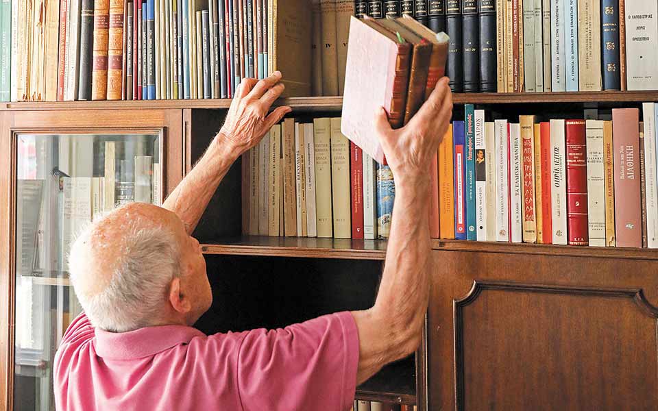 εν-πλω-προς-λευκωσία-3-000-σπάνια-και-πολύτ-561447076