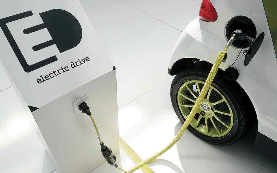 γκάζι-στην-ηλεκτροκίνηση-με-το-σχέδ-561448966