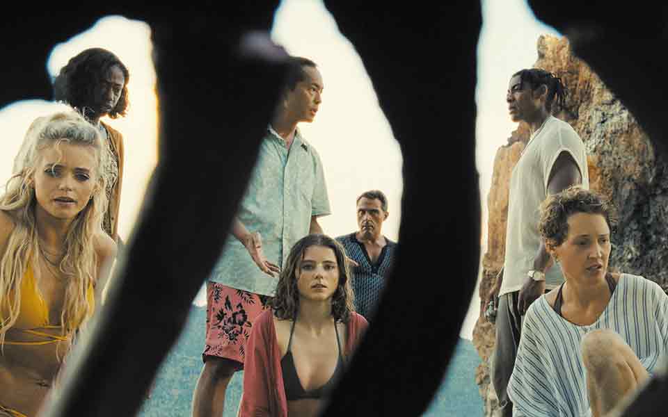 νέες-ταινίες-αλλόκοτη-παραλία-κυρία-561449767