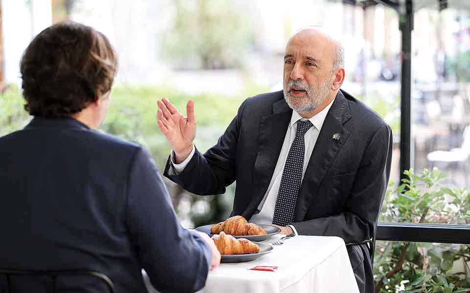 «Είστε γεμάτοι ταλαντούχους ανθρώπους»-1