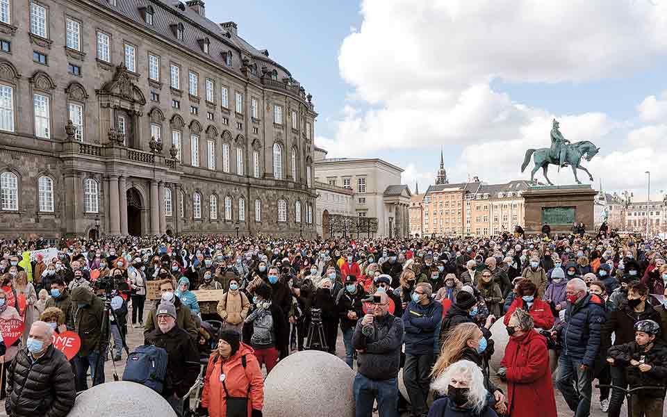 στο-εδώλιο-η-δανία-για-απελάσεις-561451249