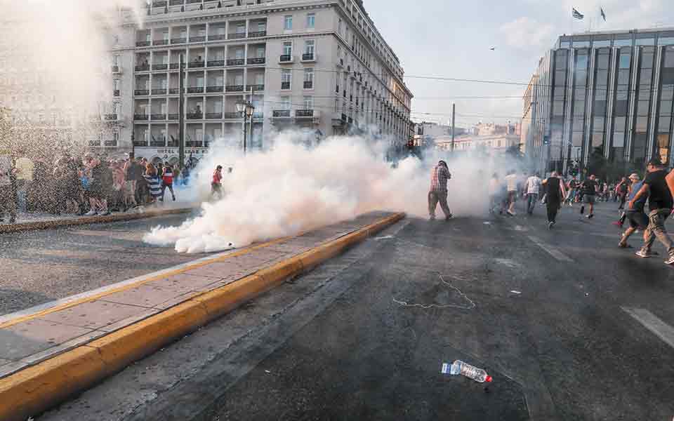 σε-κλοιό-οι-αντιεμβολιαστές-γιατροί-561452938