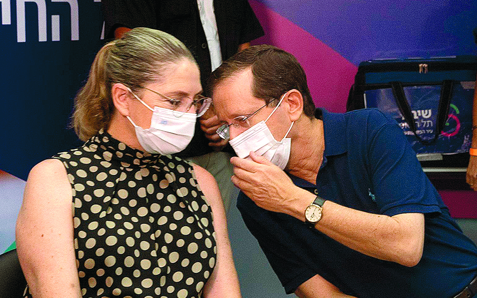 νέα-δεδομένα-στον-πόλεμο-κατά-της-covid-561452356