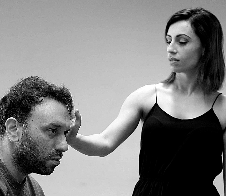 ερωτας-εναντίον-εξουσίας-561452617