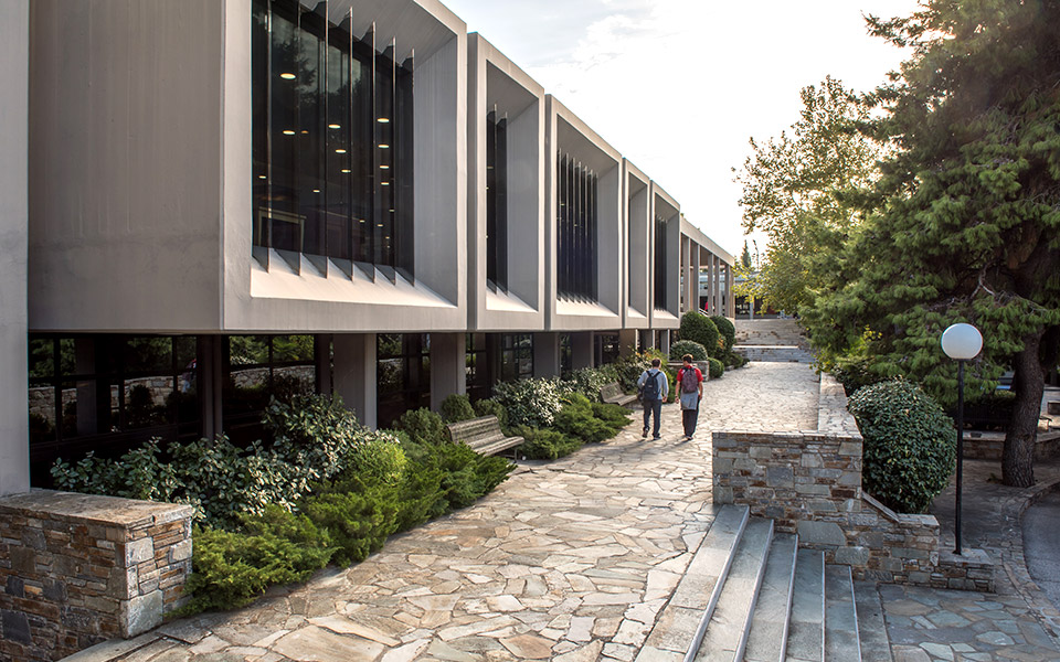 εκπαιδεύοντας-τους-νέους-για-κάθε-πιθ-561448564