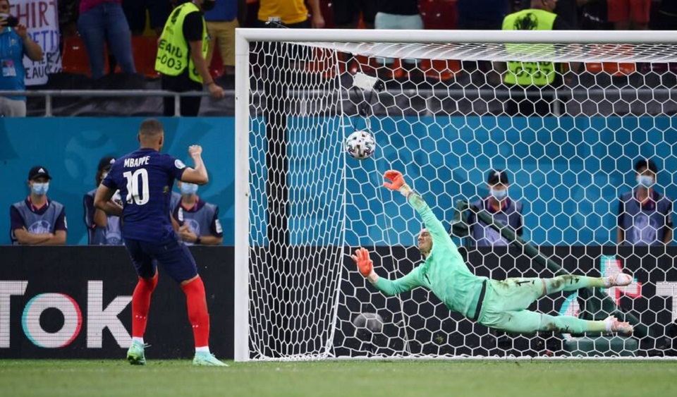 euro-2021-εκατοντάδες-χιλιάδες-γάλλοι-ζητούν-561419734