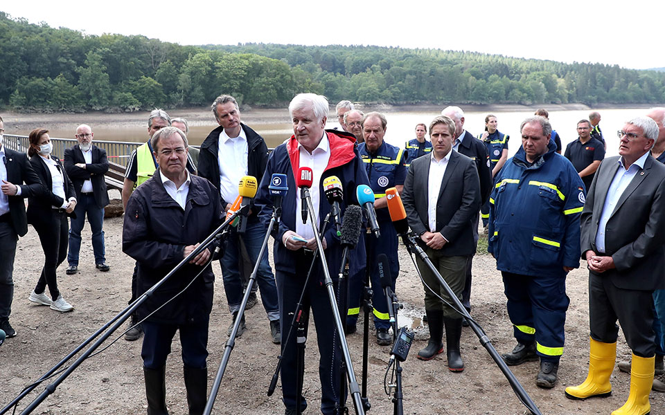 πλημμύρες-στη-γερμανία-ξεκίνησε-η-ανα-561439096