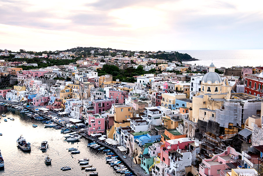 κάπρι-και-προτσίντα-τόσο-κοντά-τόσο-δι-561435811