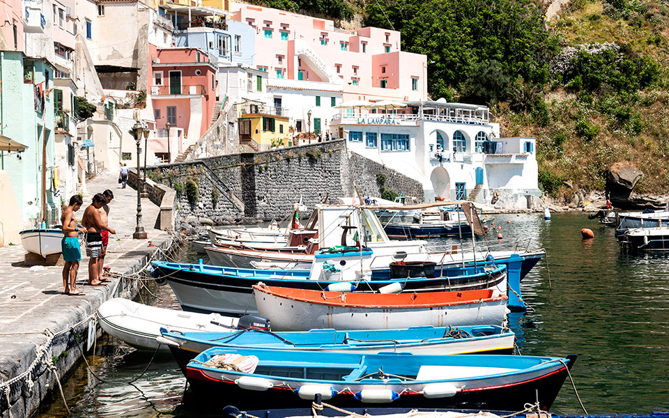 Κάπρι και Προτσίντα: Τόσο κοντά, τόσο διαφορετικά-1