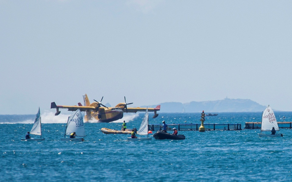Ισπανία: Πυρκαγιά κατακαίει φυσικό πάρκο, εκατοντάδες εγκατέλειψαν τις εστίες τους (εικόνες)-1