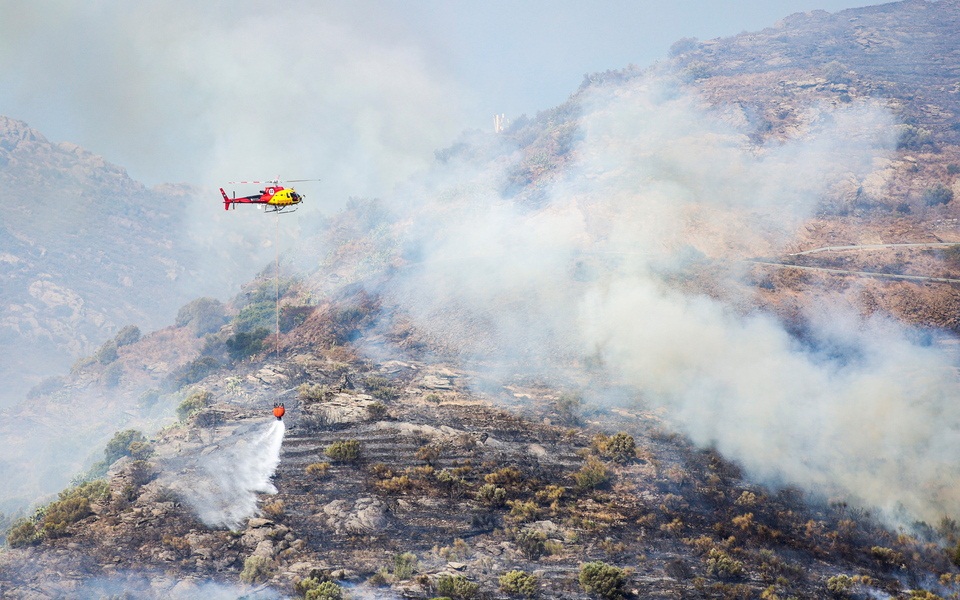 Ισπανία: Πυρκαγιά κατακαίει φυσικό πάρκο, εκατοντάδες εγκατέλειψαν τις εστίες τους (εικόνες)-2
