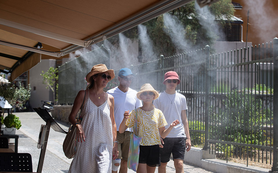 καύσωνας-συστάσεις-γγππ-προς-τους-πολ-561450403