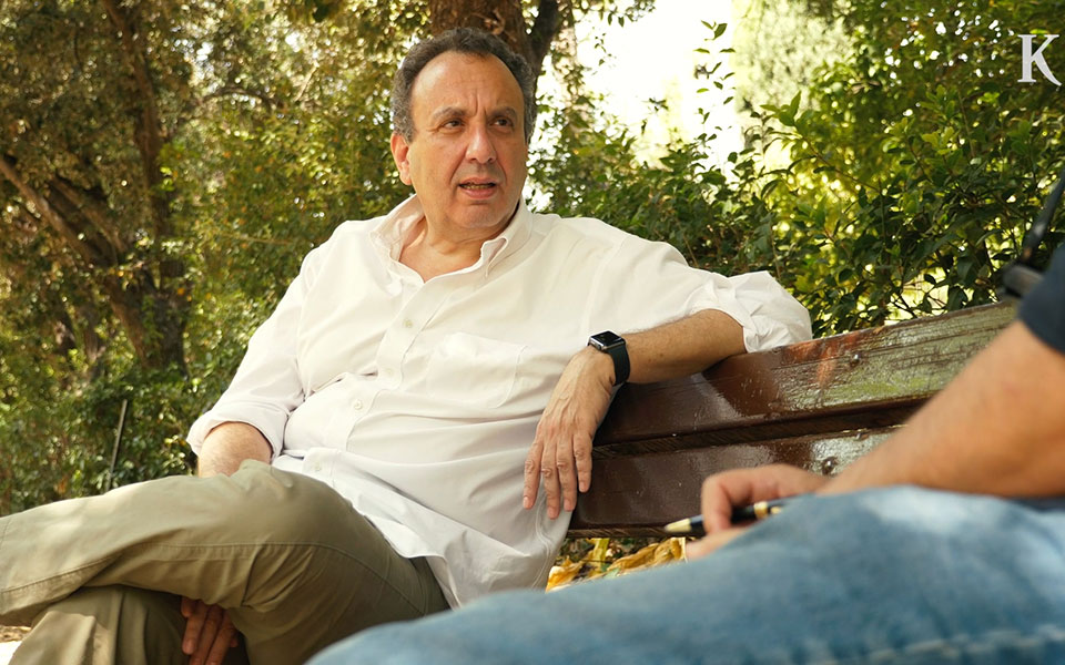 ο-φιλόσοφος-που-πίστεψε-πως-ήταν-ο-θεός-561452161