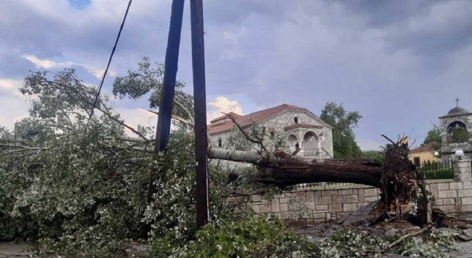 καρδίτσα-χαλάζι-και-διακοπές-ρεύματο-561438226