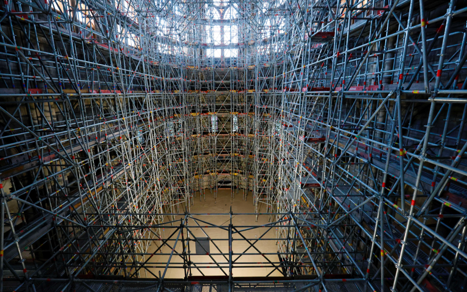 παναγία-των-παρισίων-θεραπεύοντας-τι-561439639