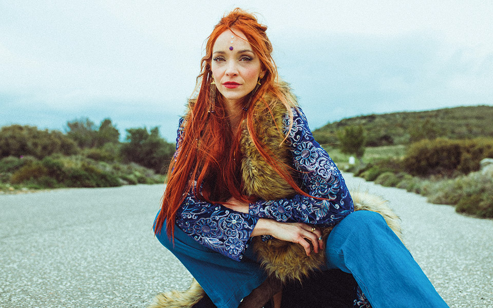 rosey-blue-τα-λουλούδια-θα-ανθίσουν-έτσι-κι-αλλ-561446089